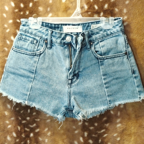 Denim High Rise Short - Picture 3 of 4